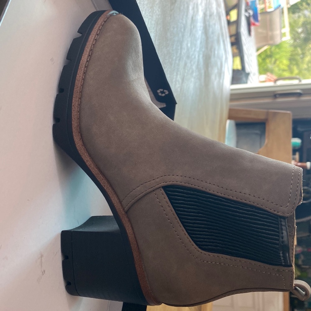 Naturalizer Madalynn Gore Water-Repellant Ankle Bootie